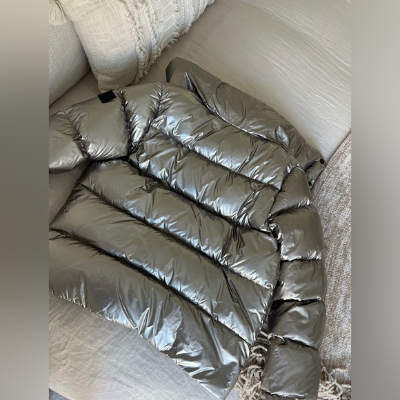 SAM Isabel Puffer Jacket; Beautiful and Eye Catching. - Picture 3 of 7